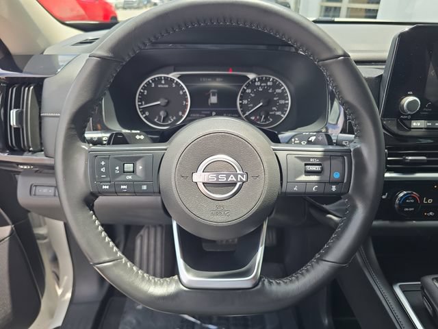 Used 2025 Nissan Pathfinder SV FWD image 27