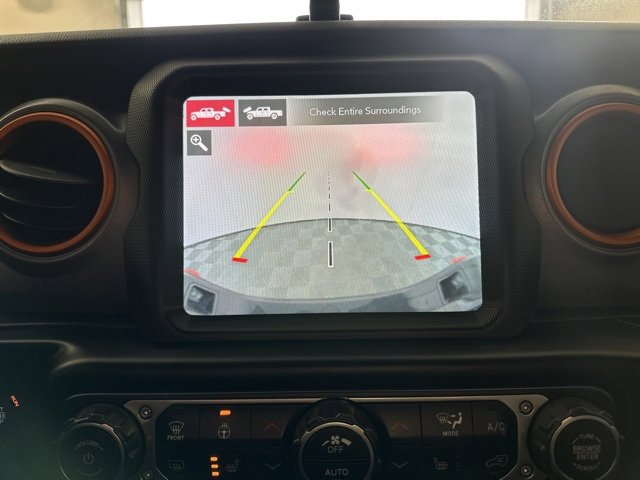 Used 2022 Jeep Gladiator Mojave w/ Cold Weather Group image 28