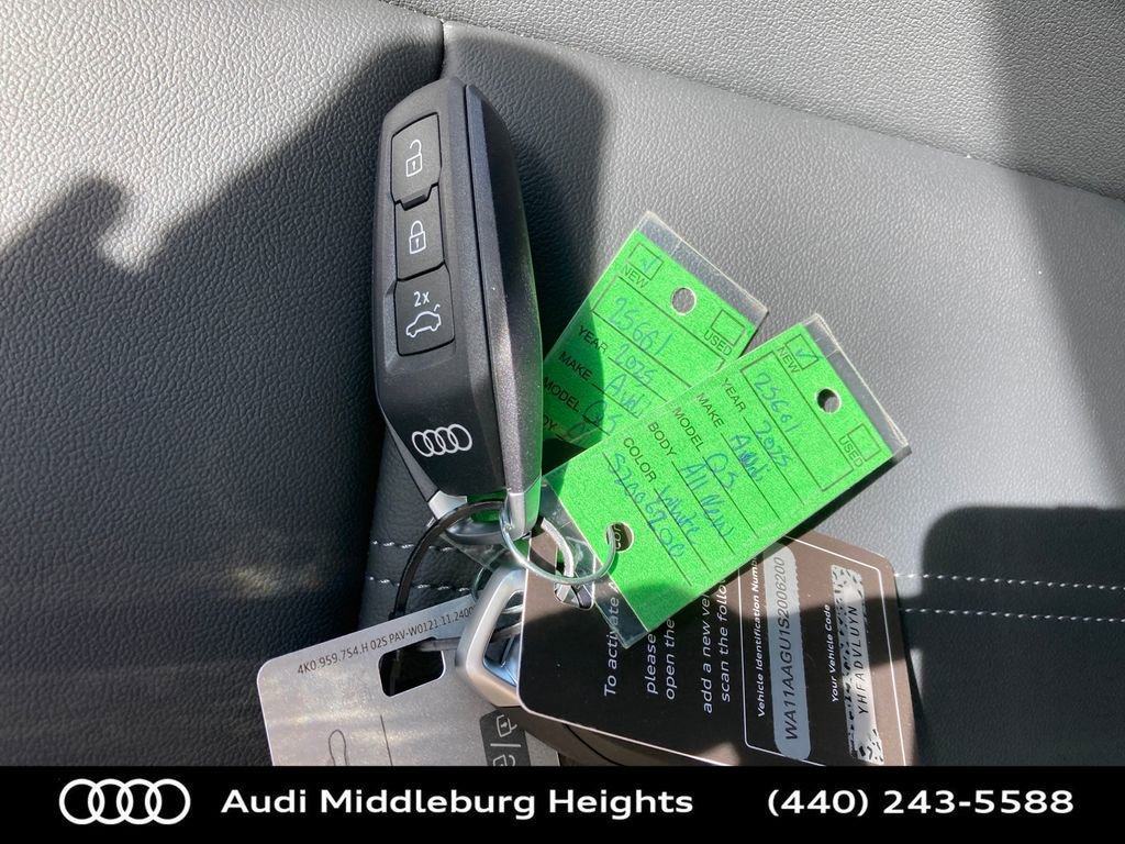 Used 2025 Audi Q5 Premium w/ Convenience Package image 17