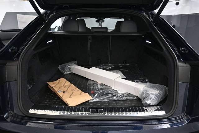 New 2026 Audi SQ8 Premium Plus AWD/4WD image 17