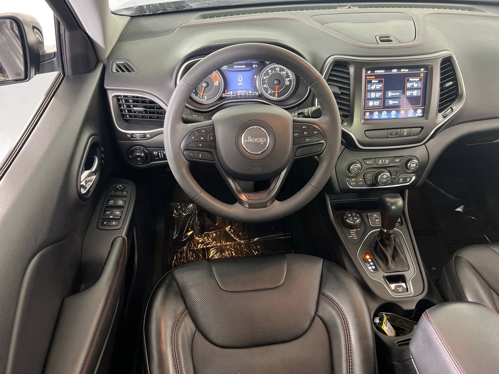 Used 2022 Jeep Cherokee Trailhawk w/ Premium Leather Package image 21