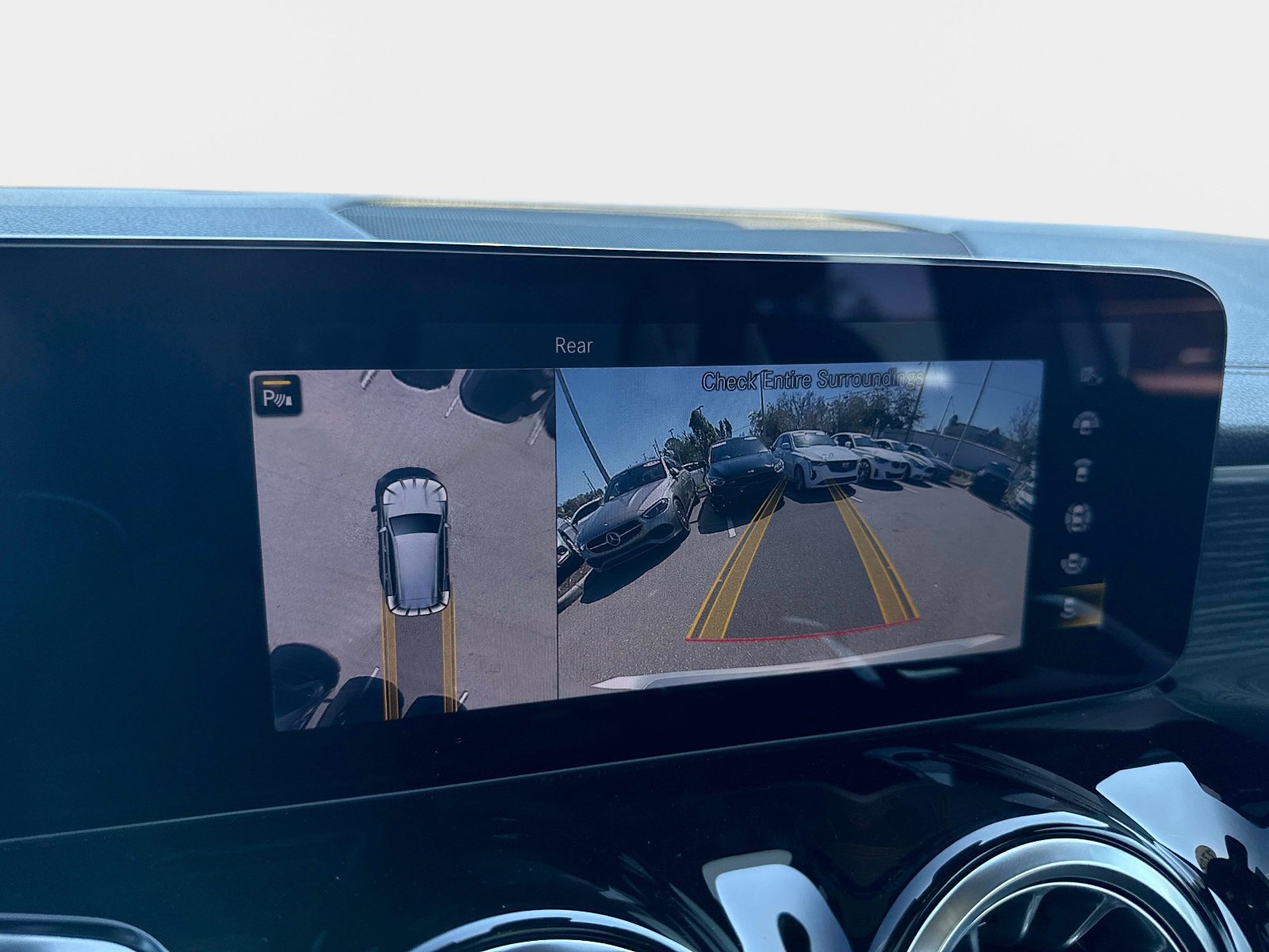 Certified 2022 Mercedes-Benz GLB 35 AMG 4MATIC image 26