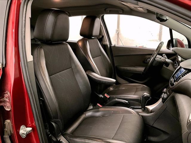 Used 2020 Chevrolet Trax LT w/ LT Convenience Package AWD/4WD image 7