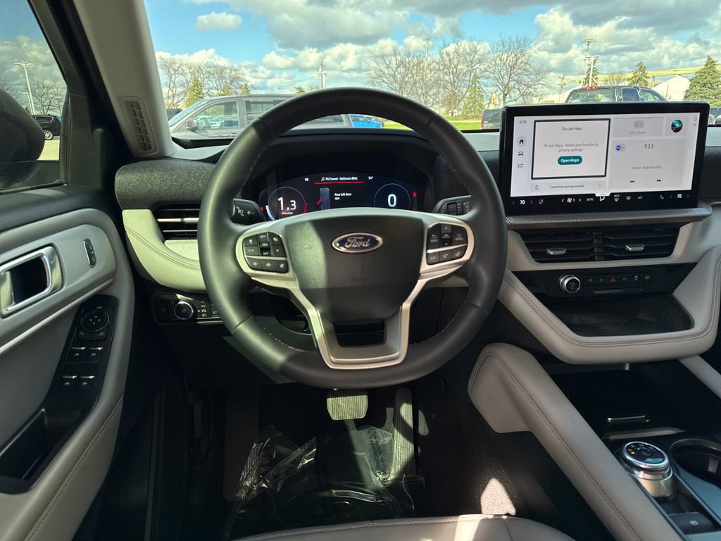 Used 2025 Ford Explorer Active w/ Active Comfort Package AWD/4WD image 16