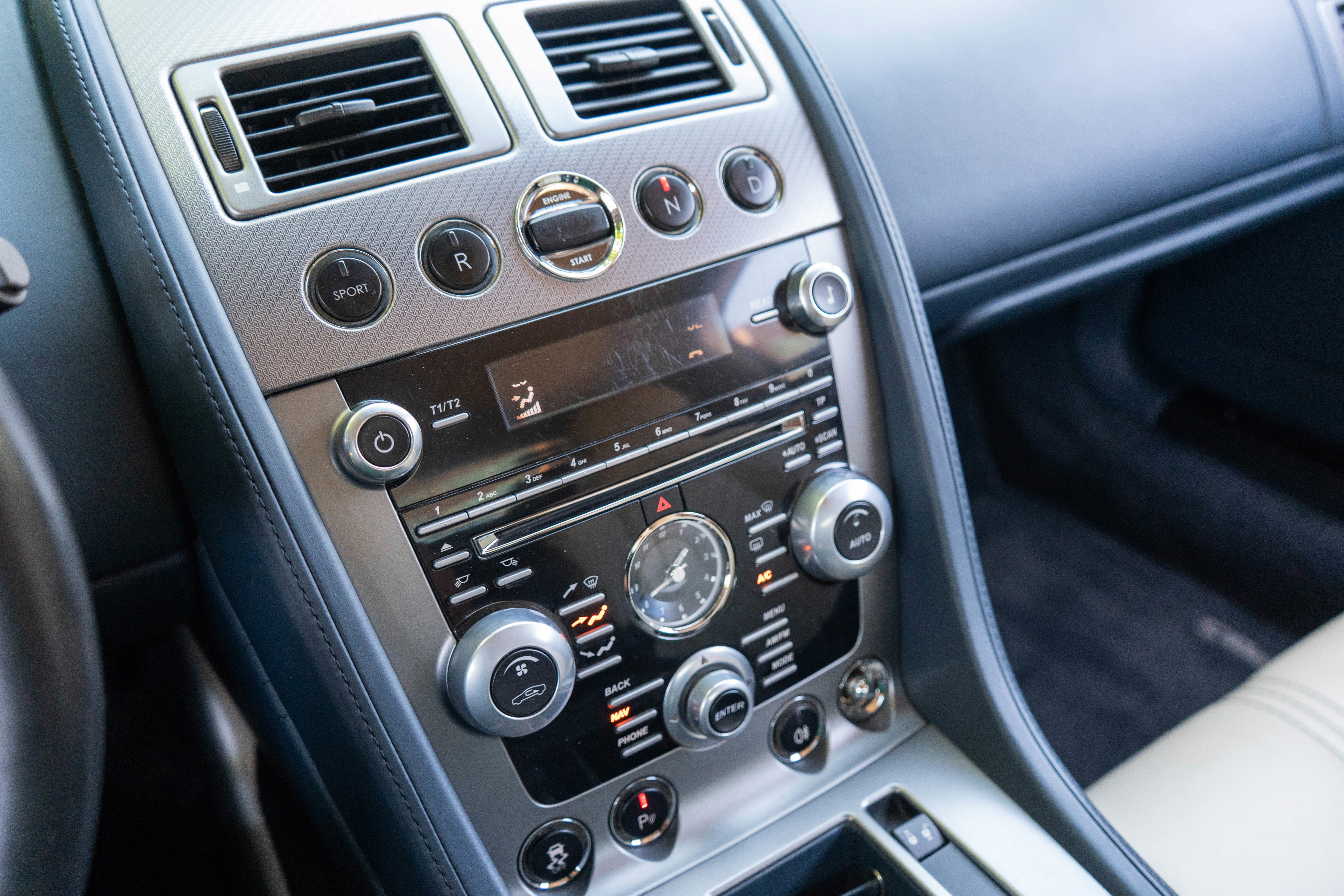 Used 2012 Aston Martin V8 Vantage S RWD image 14