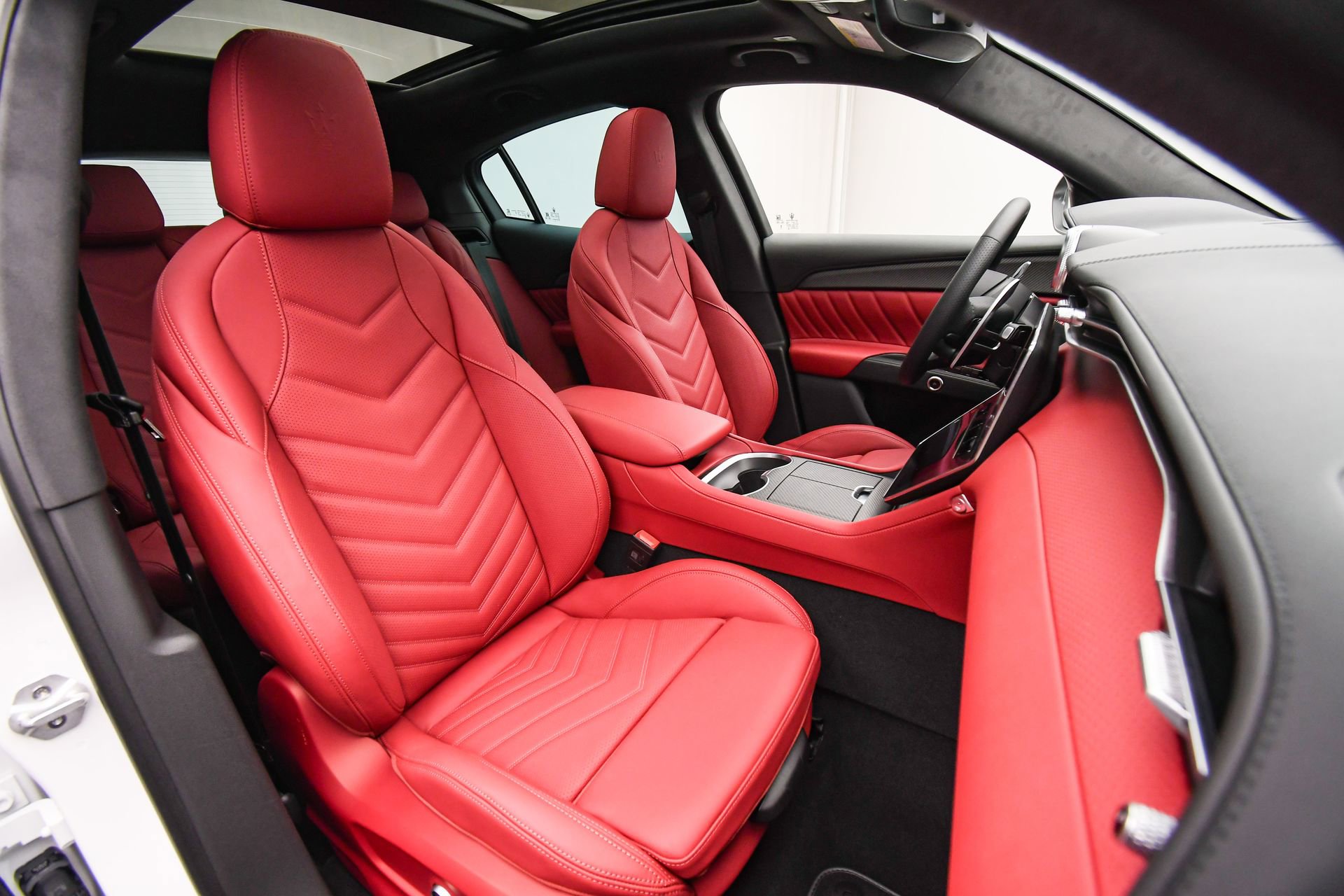 New 2025 Maserati Grecale Trofeo image 16