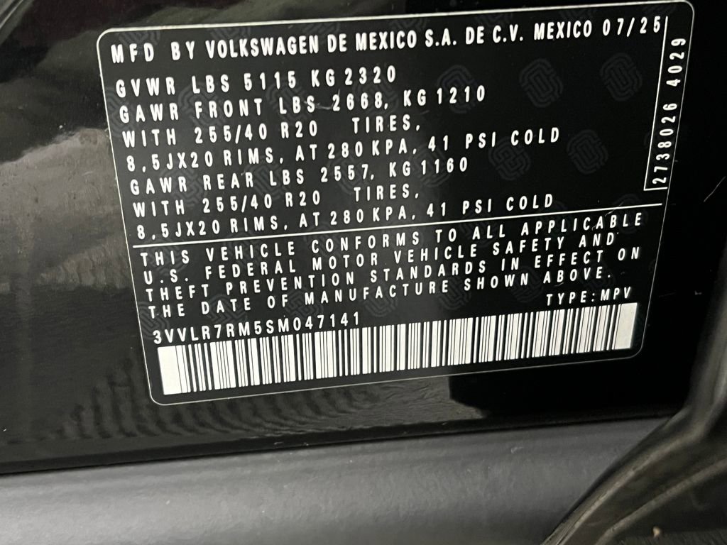 Used 2025 Volkswagen Tiguan SEL R-Line image 26