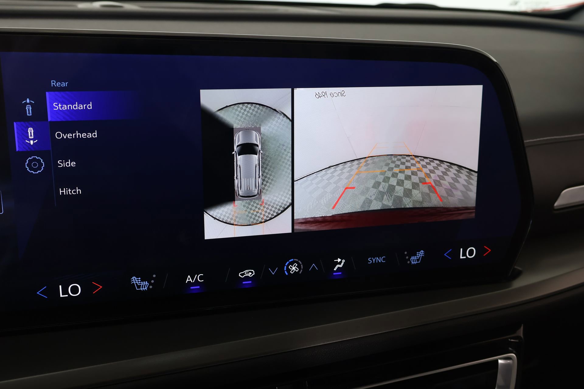 Used 2025 Chevrolet Traverse LT w/ Sun and Wheel Package image 6