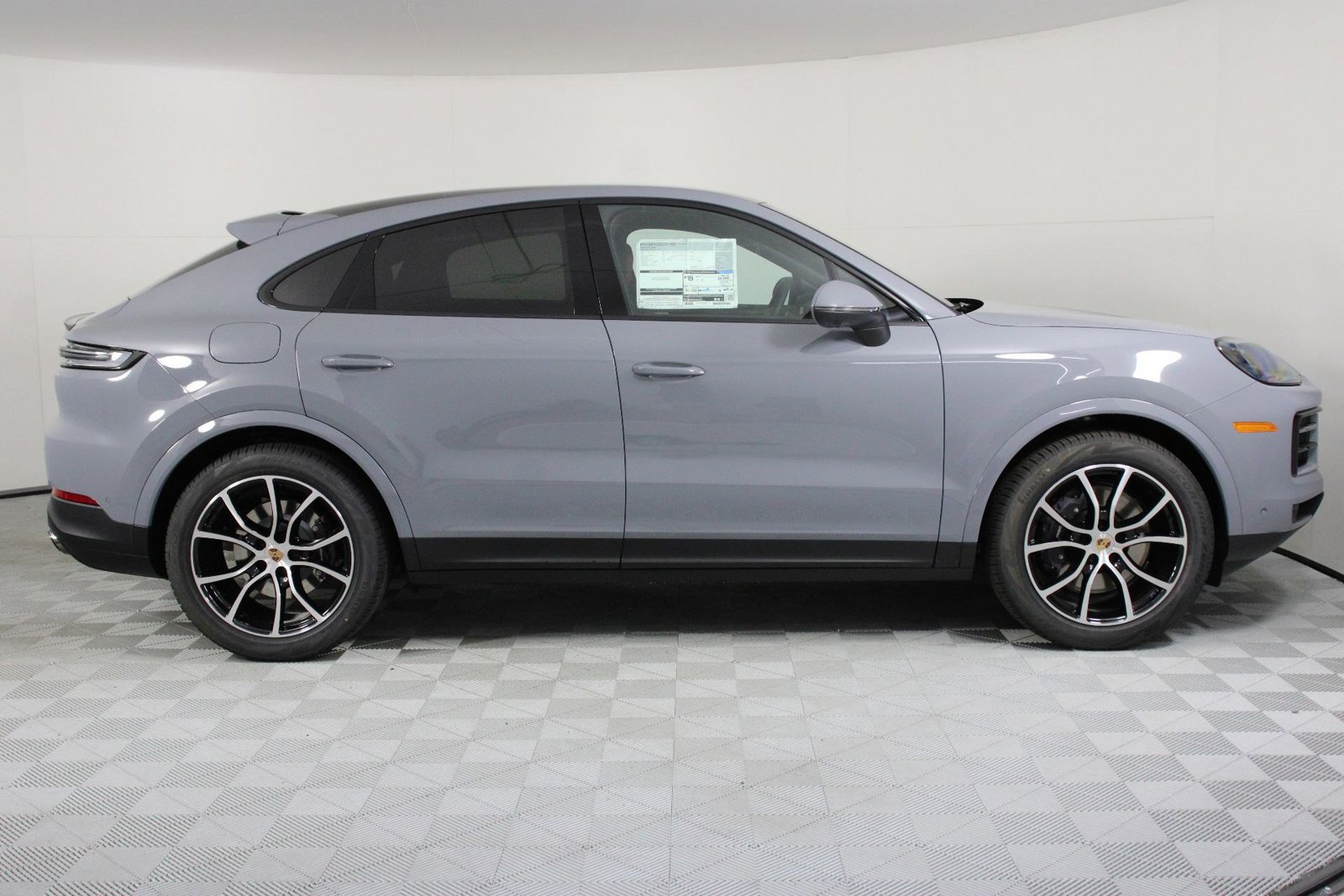 New 2026 Porsche Cayenne Coupe AWD/4WD image 8