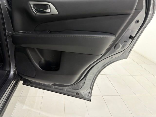 Used 2020 Nissan Pathfinder Platinum AWD/4WD image 20