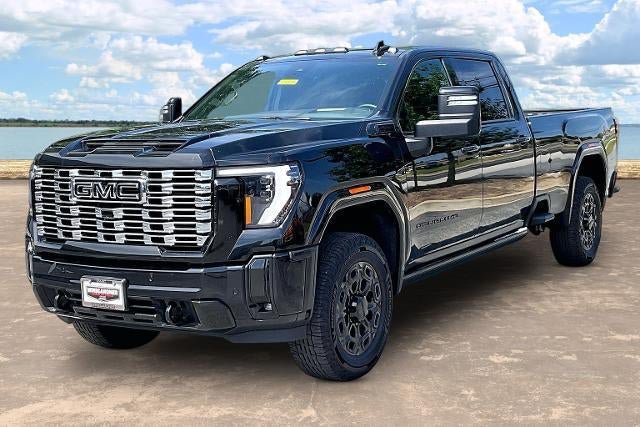 Used 2024 GMC Sierra 3500 Denali w/ Denali Reserve Package AWD/4WD image 3