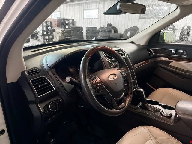 Used 2019 Ford Explorer Platinum AWD/4WD image 8