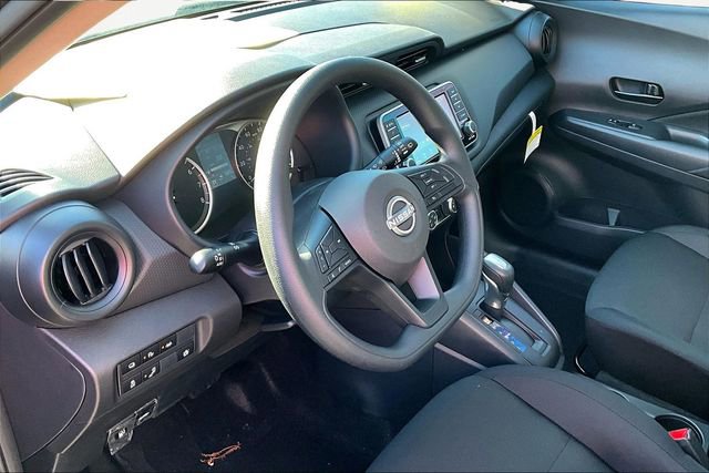 New 2025 Nissan Kicks Play S image 6
