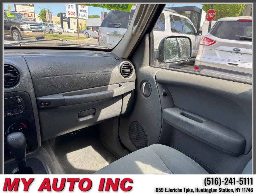Used 2006 Jeep Liberty Sport w/ Off Road Group AWD/4WD image 14