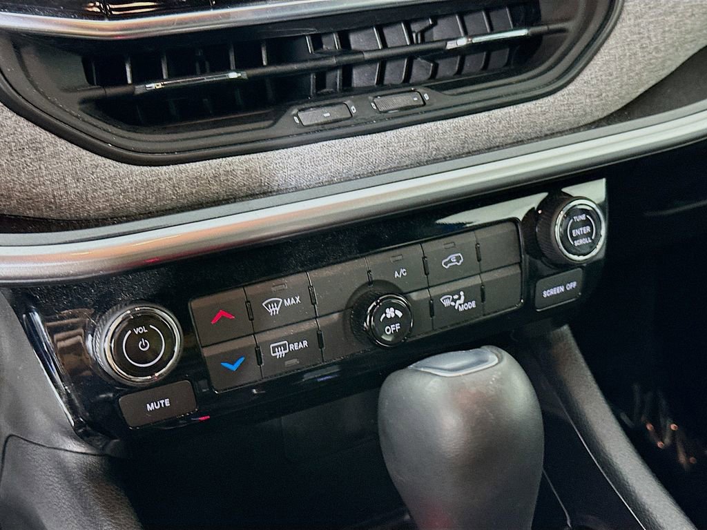 Certified 2023 Jeep Compass Latitude image 24