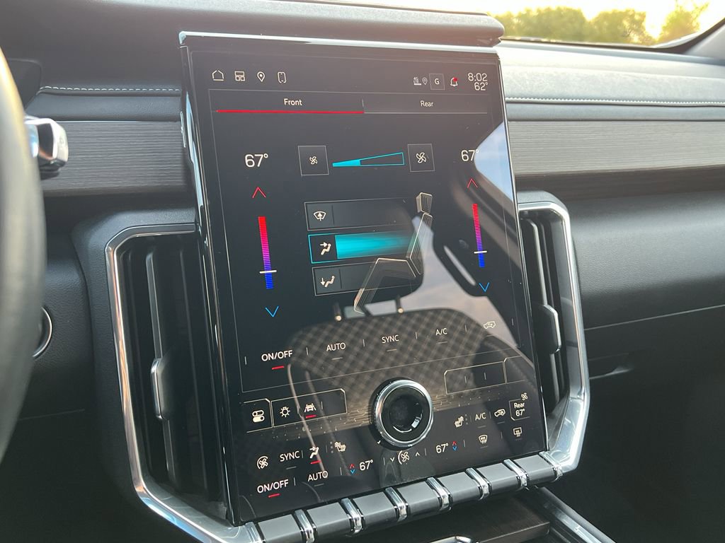 Used 2024 GMC Acadia Denali w/ Super Cruise Package image 25