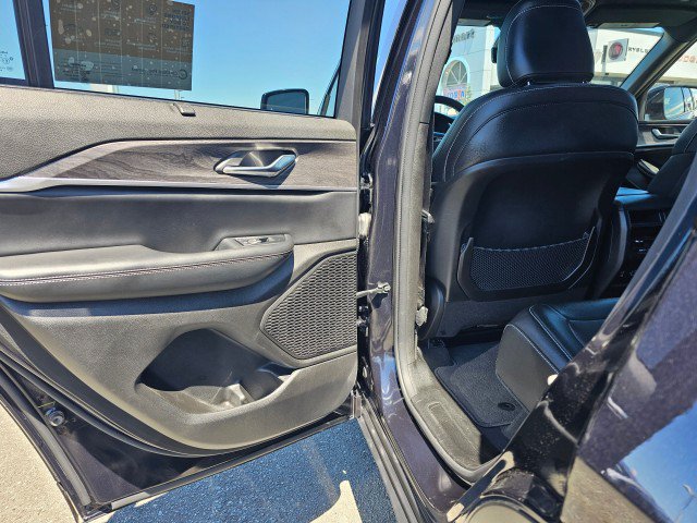 Certified 2024 Jeep Grand Cherokee Limited w/ Luxury Tech Group II AWD/4WD image 22