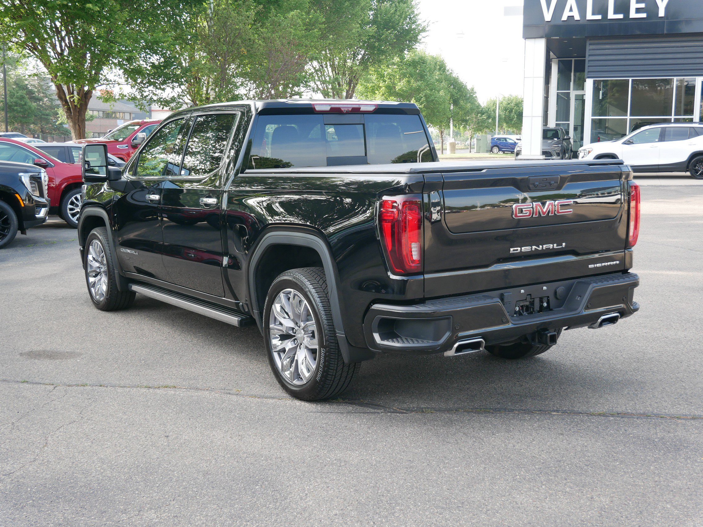 Used 2024 GMC Sierra 1500 Denali w/ Denali Reserve Package image 6