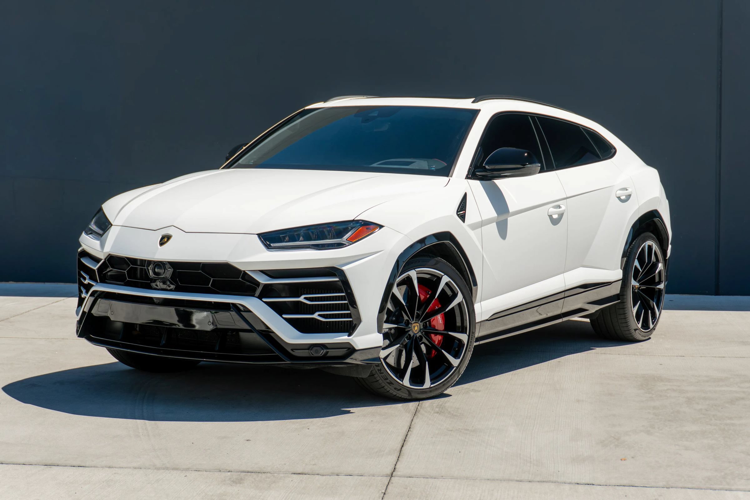 Used 2021 Lamborghini Urus AWD/4WD image 3
