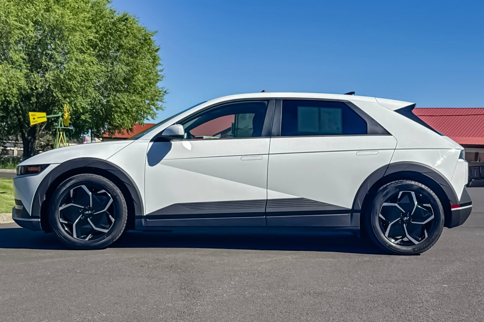 Certified 2024 Hyundai Ioniq 5 SE RWD image 8