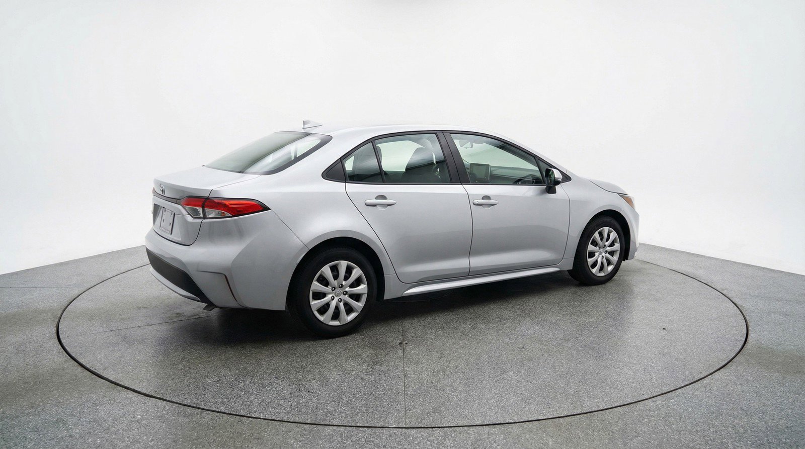 Used 2025 Toyota Corolla LE FWD image 9
