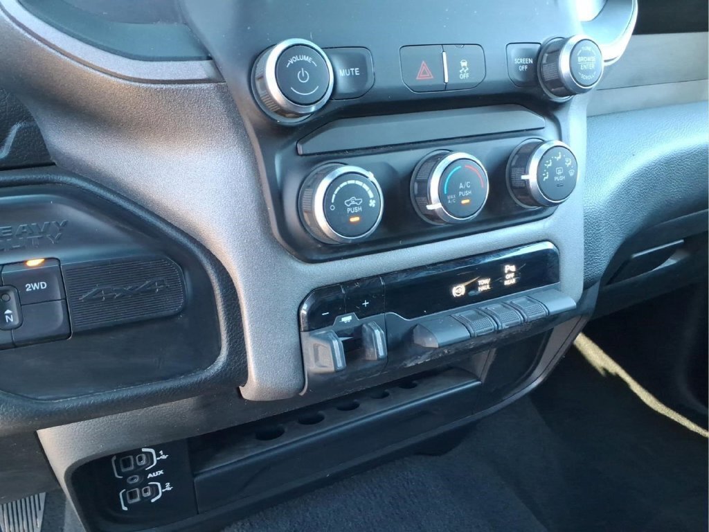 Used 2024 RAM 2500 Tradesman w/ Chrome Appearance Group AWD/4WD image 27