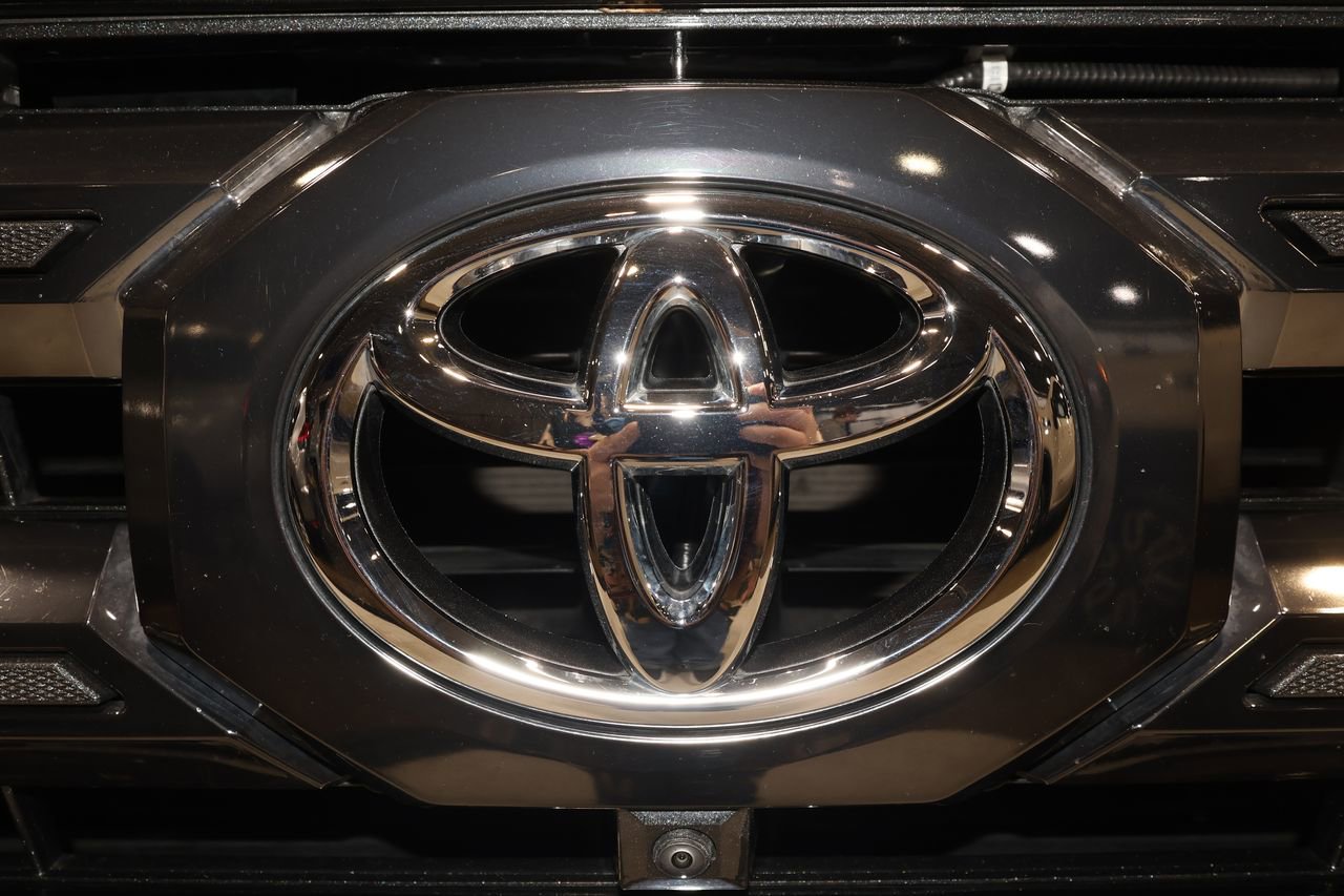 Used 2023 Toyota Tundra Platinum image 38