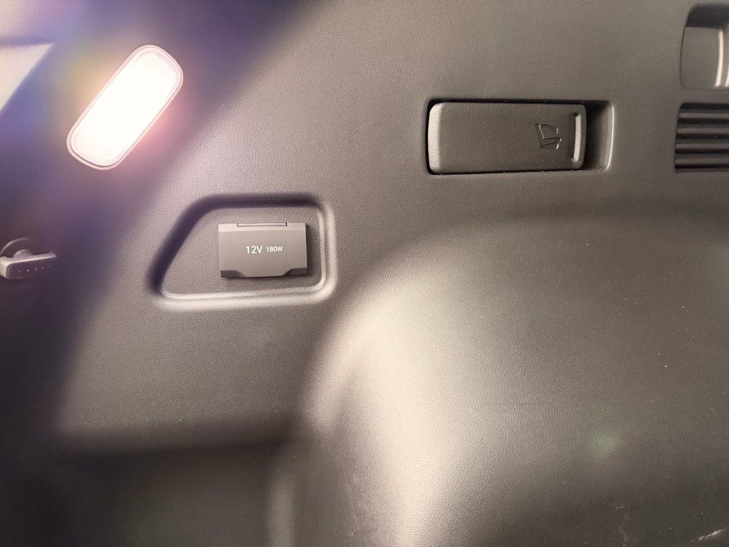 Used 2025 Hyundai Tucson SE image 28