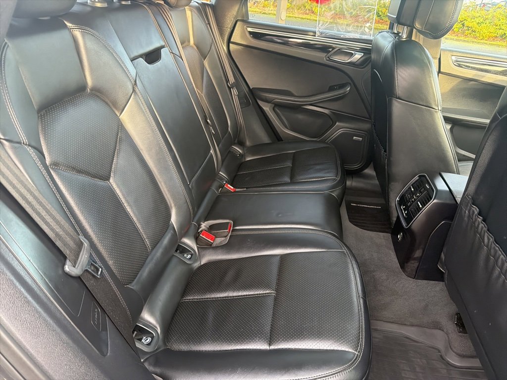 Used 2018 Porsche Macan image 23