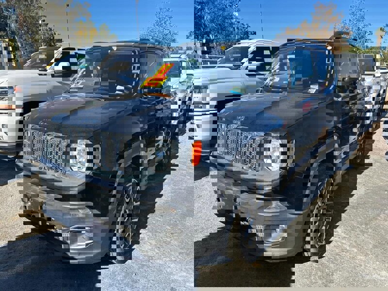 Used 2017 Jeep Renegade Latitude image 4