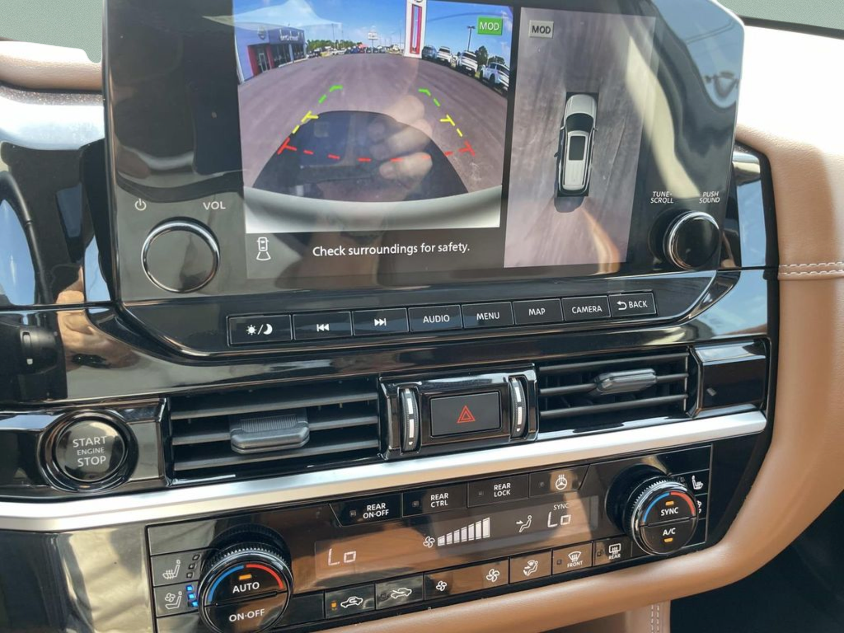 Used 2025 Nissan Pathfinder Platinum w/ Cargo Package AWD/4WD image 28
