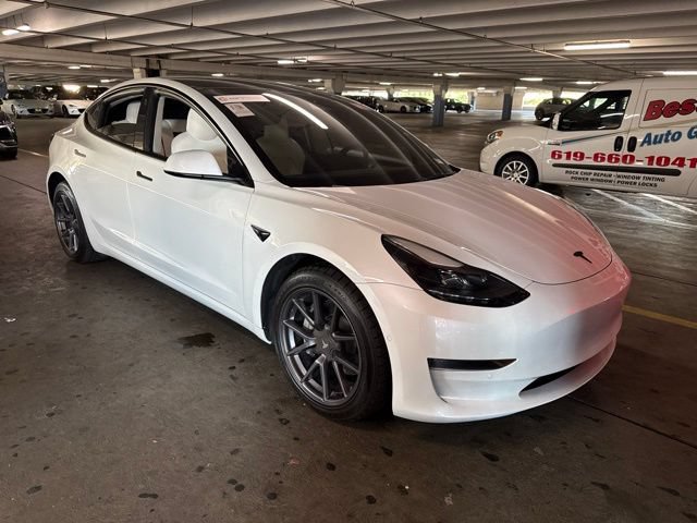 Used 2022 Tesla Model 3 Standard Range RWD image 2