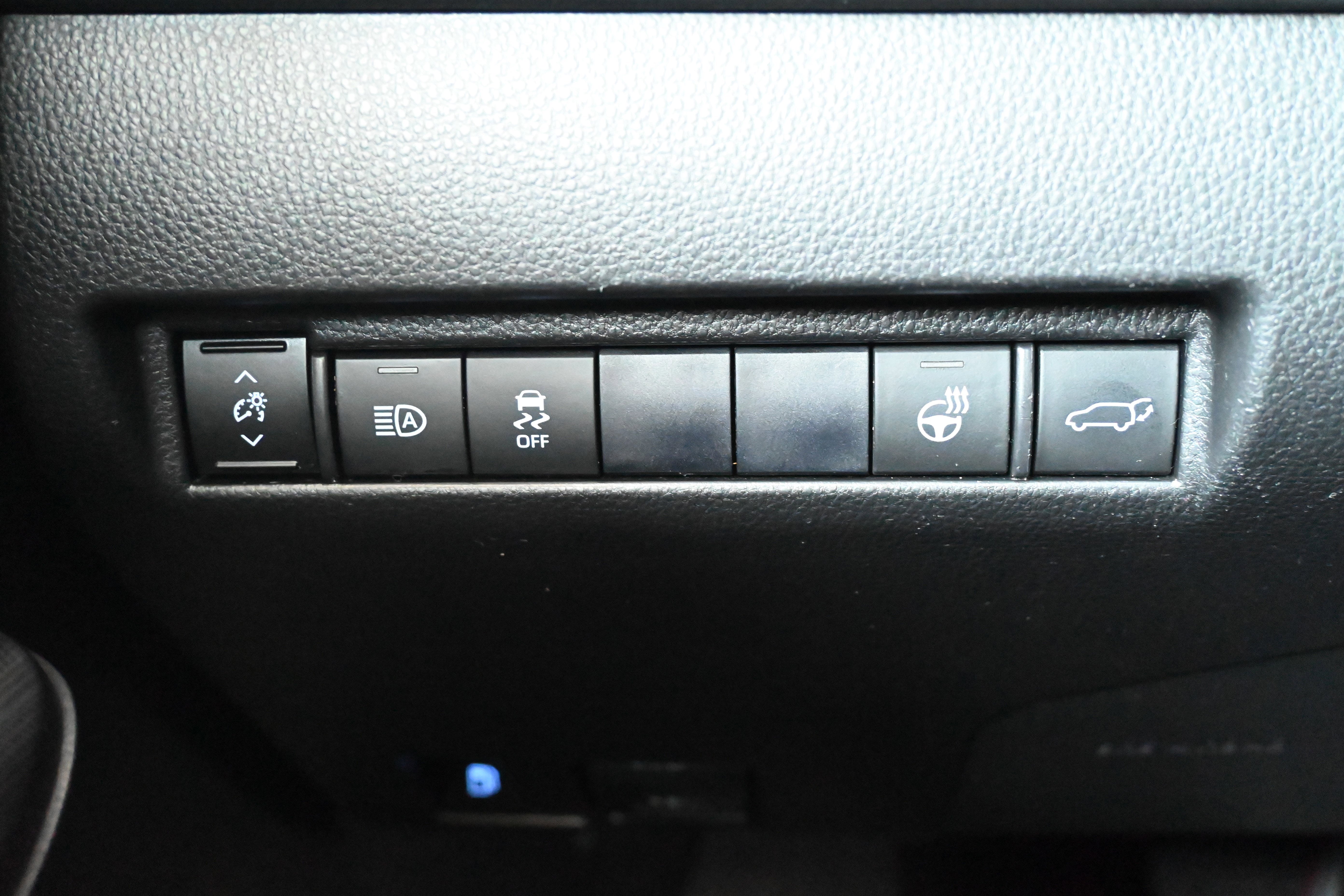 Used 2021 Toyota Venza XLE w/ Softex Package image 32