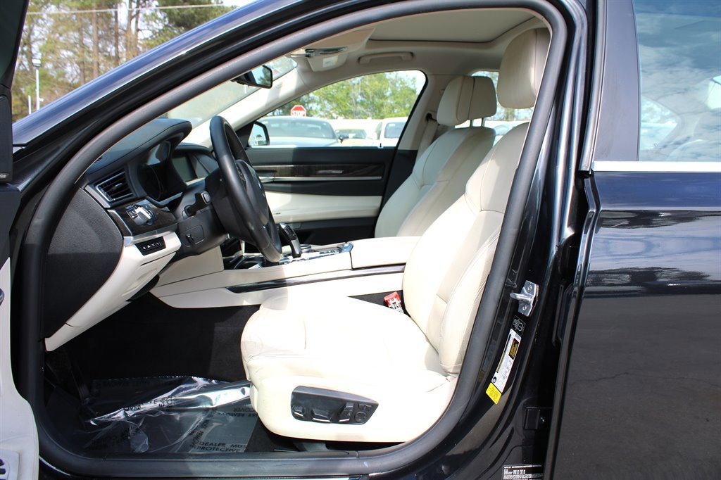 Used 2014 BMW 740Li image 15