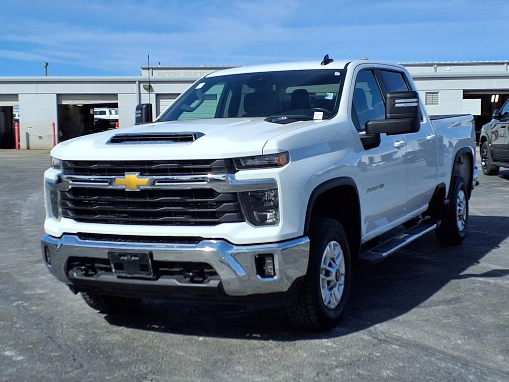 Used 2025 Chevrolet Silverado 2500 LT w/ Convenience Package image 2
