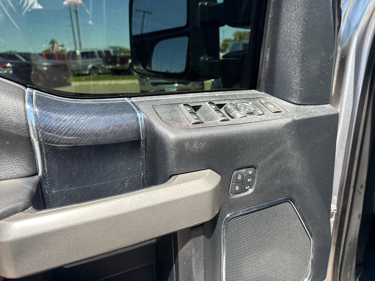 Used 2020 Ford F350 Platinum w/ FX4 Off-Road Package AWD/4WD image 12