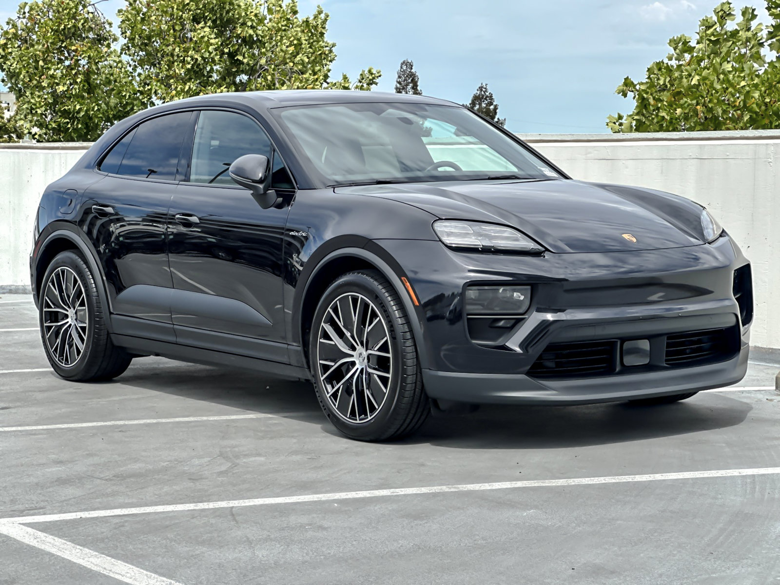 Used 2025 Porsche Macan Electric RWD image 11