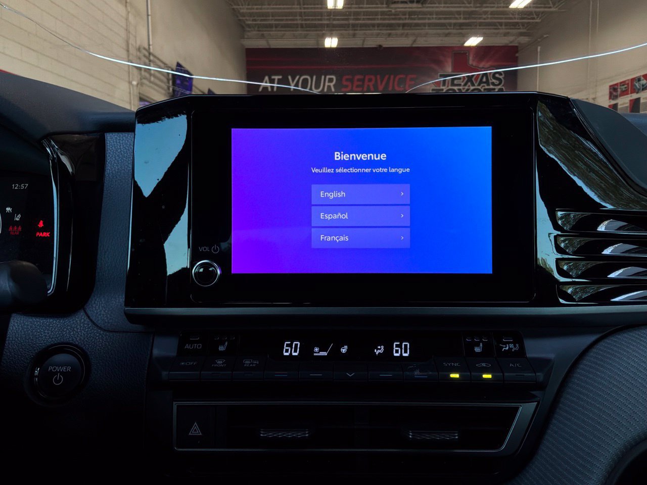 Used 2025 Toyota Camry SE w/ Convenience Package FWD image 29