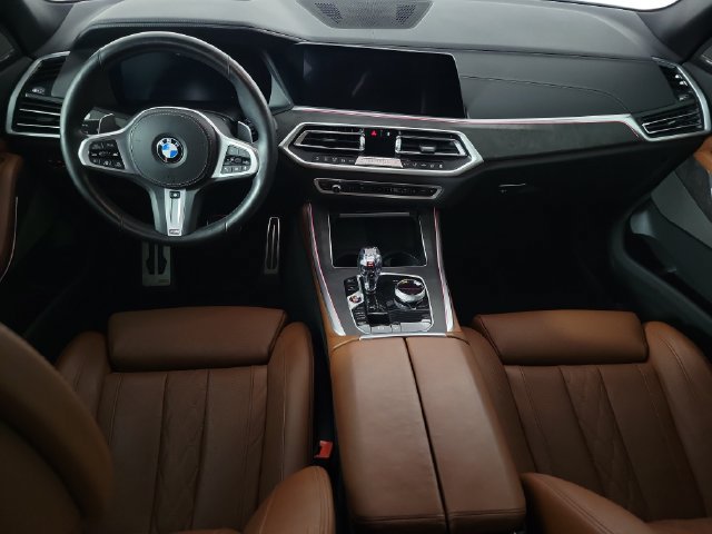 Used 2021 BMW X5 xDrive40i w/ M Sport Package AWD/4WD image 11