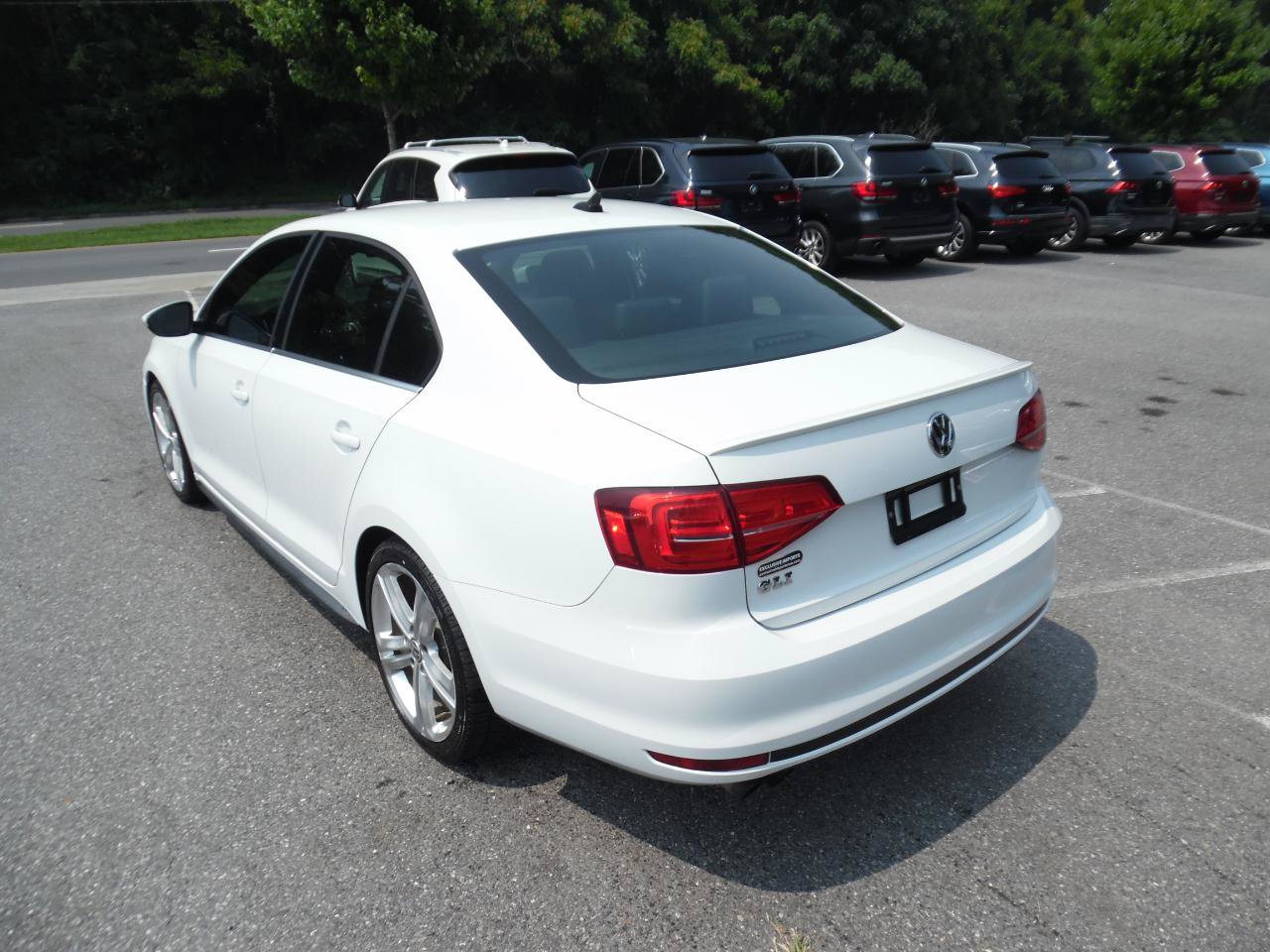 Used 2015 Volkswagen Jetta GLI SE FWD image 3