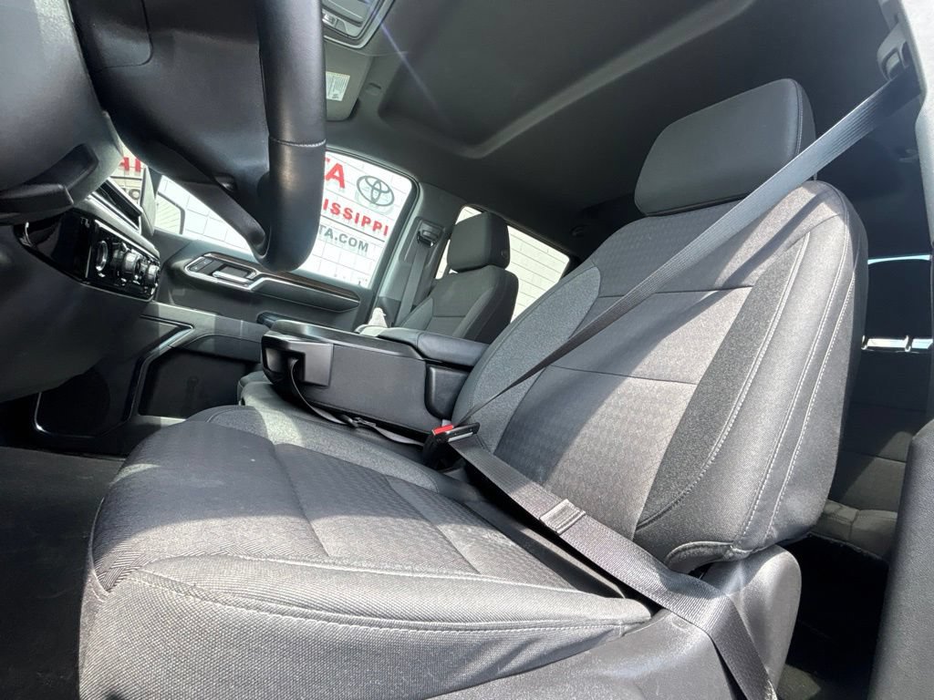 Used 2023 Chevrolet Silverado 1500 LT AWD/4WD image 11