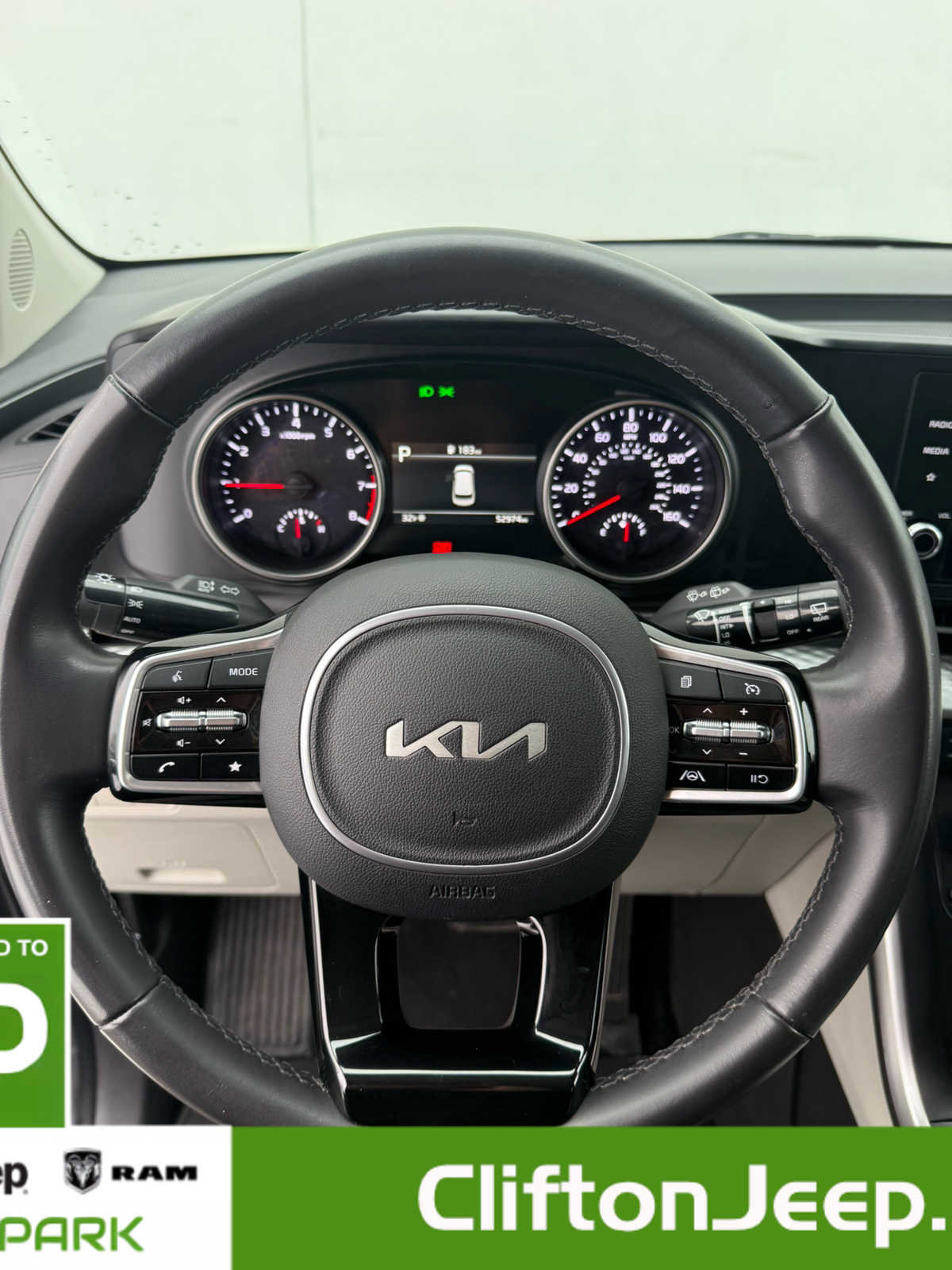 Used 2024 Kia Carnival LX image 13