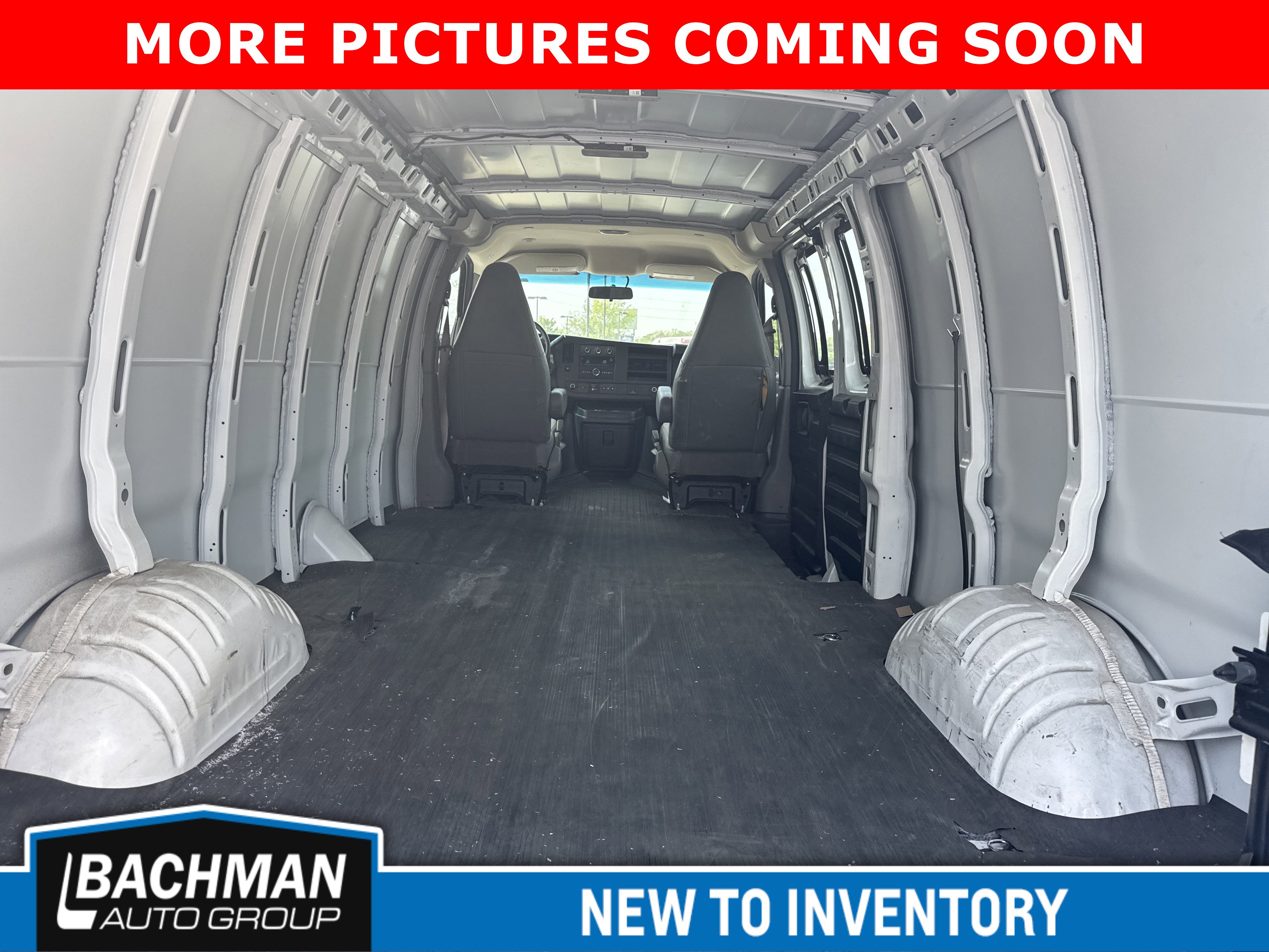 Used 2018 Chevrolet Express 3500 Extended w/ Driver Convenience Package RWD image 6