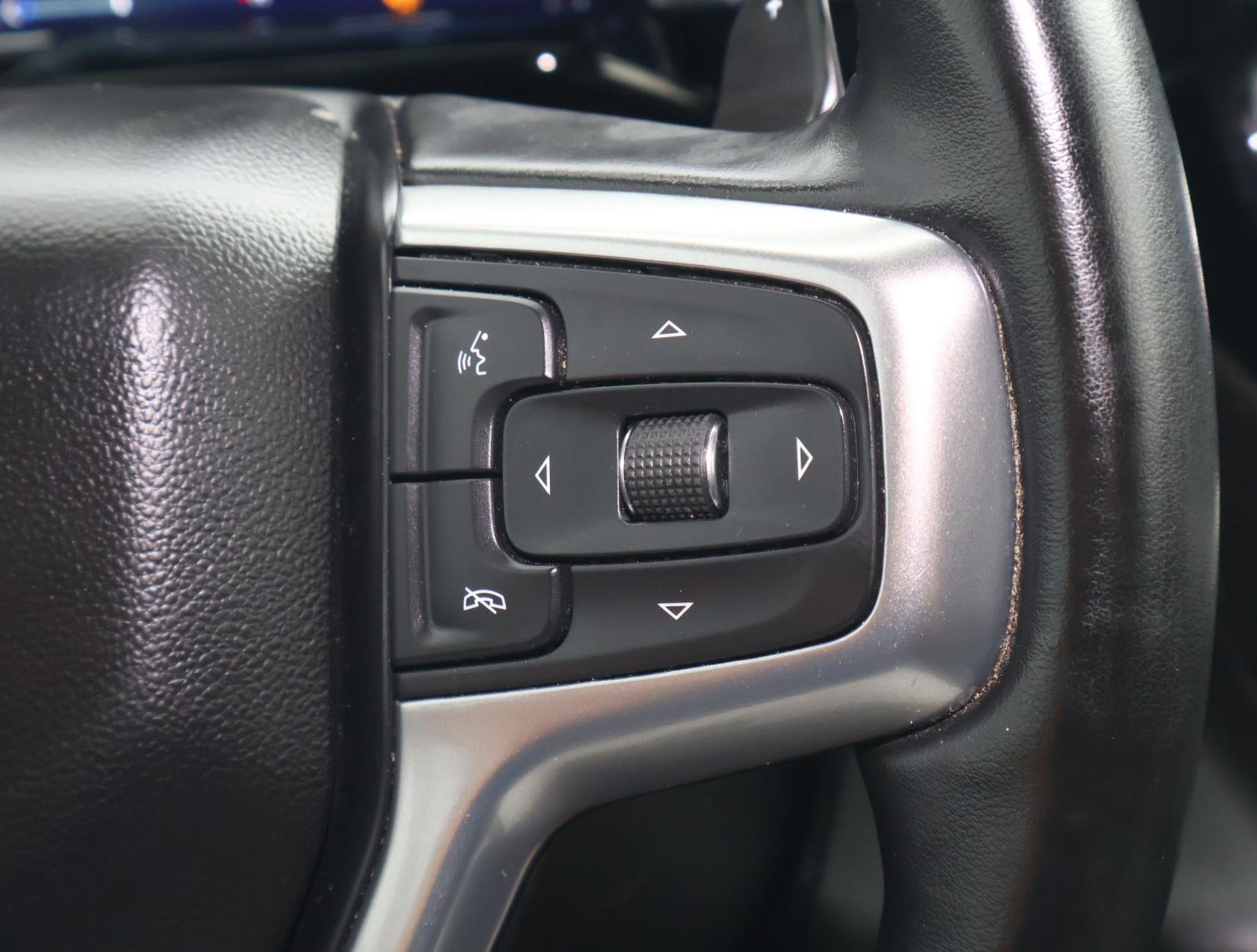 Used 2023 Chevrolet Silverado 1500 LTZ w/ LTZ Convenience Package II AWD/4WD image 28