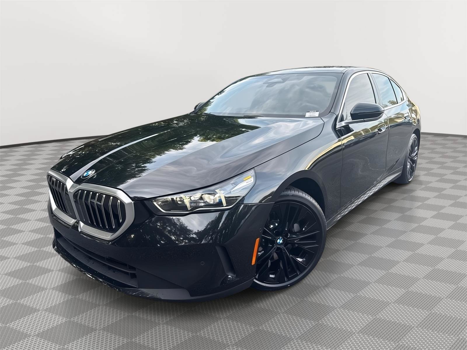 Used 2024 BMW 530i w/ Premium Package RWD image 2