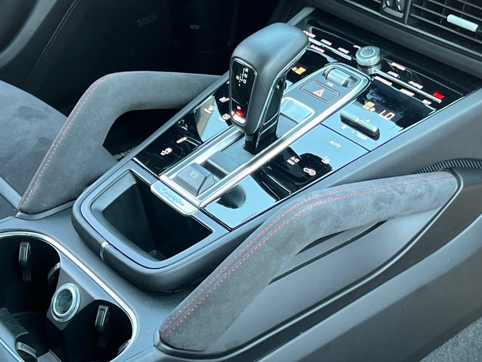 Certified 2023 Porsche Cayenne GTS AWD/4WD image 40