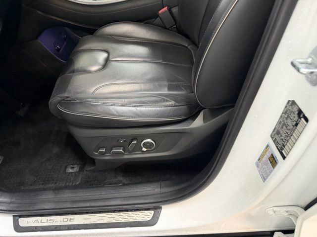 Used 2023 Hyundai Palisade Calligraphy image 17