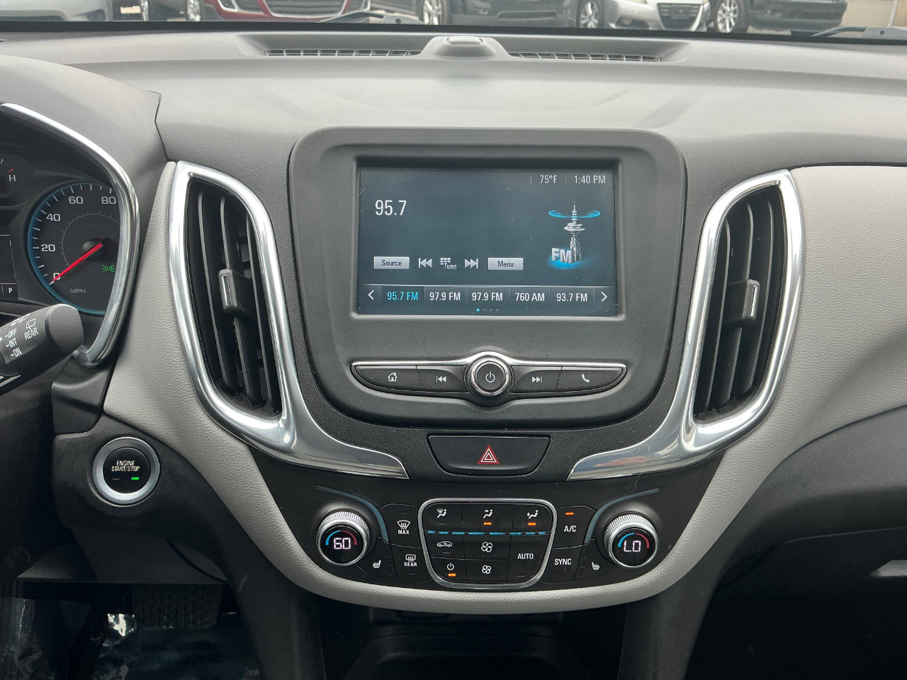 Used 2018 Chevrolet Equinox LT image 19