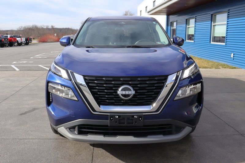 Used 2023 Nissan Rogue SV image 4
