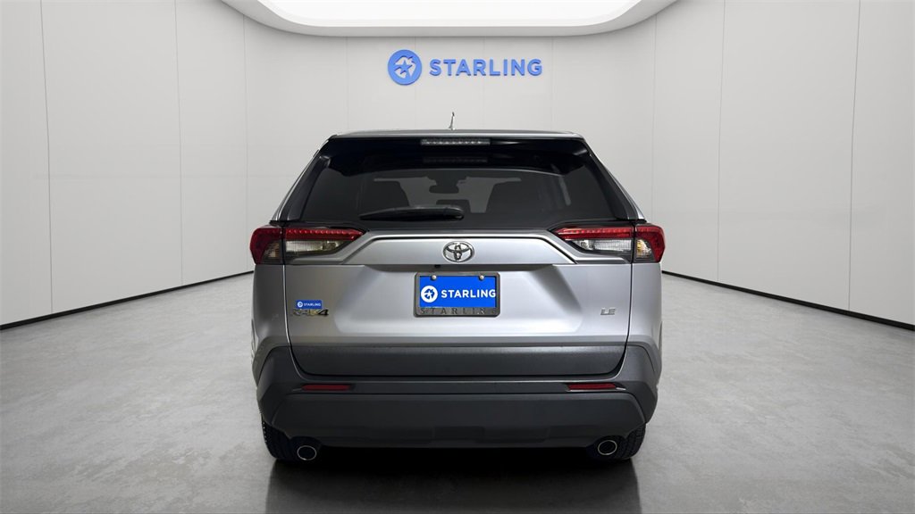 Used 2022 Toyota RAV4 LE image 7